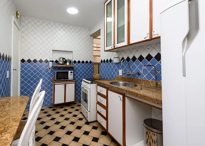 2 Quartos Em Copacabana Com Garagem | Bc 473/704 Rio de Janeiro